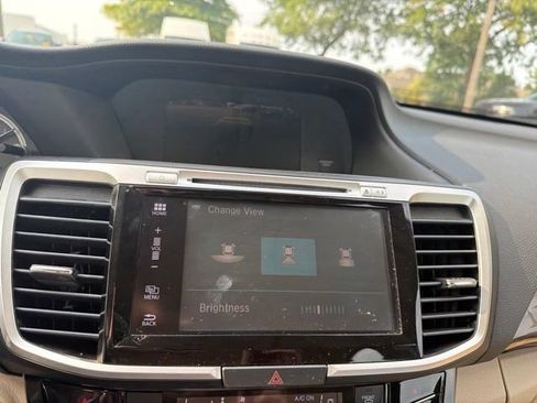 Used 2016 Honda Accord Touring image 13