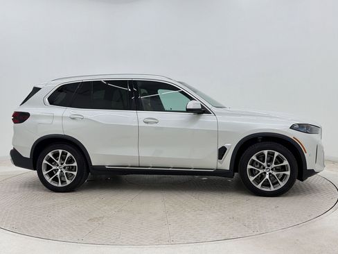 Used 2024 BMW X5 xDrive40i w/ Premium Package AWD/4WD image 8