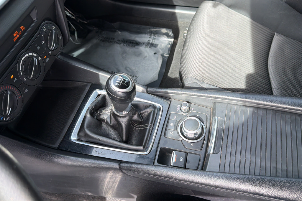 Used 2017 MAZDA MAZDA3 Sport FWD image 25