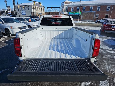 Used 2015 Chevrolet Colorado LT w/ LT Convenience Package image 7