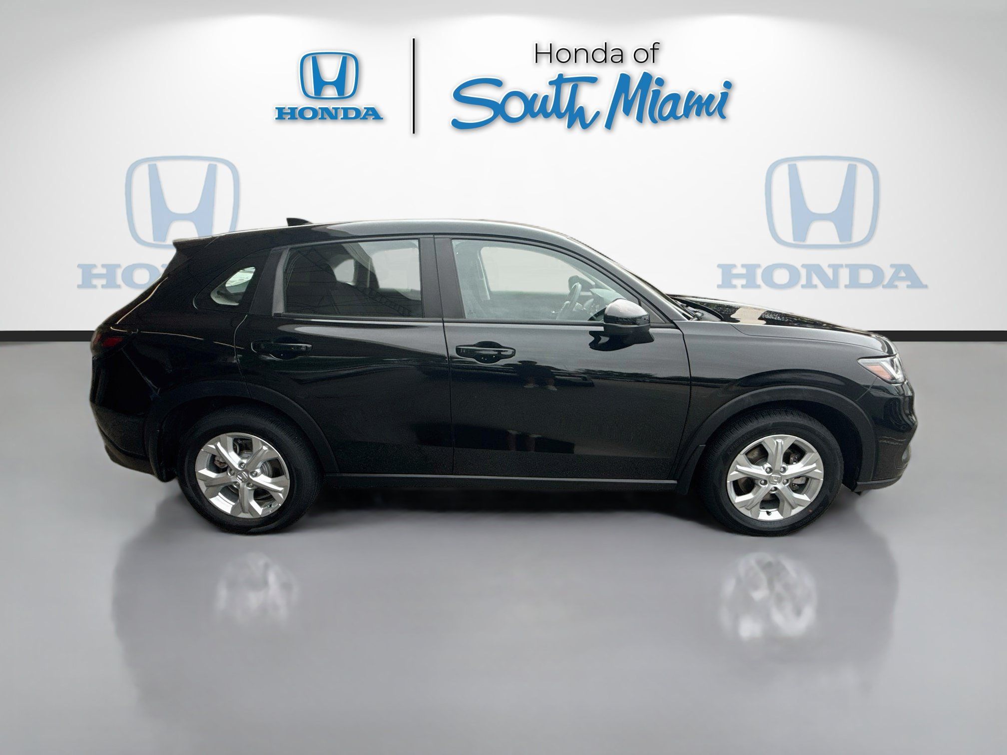 Certified 2025 Honda HR-V LX image 8