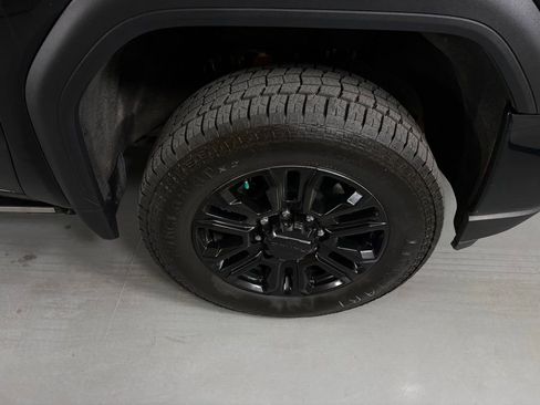 Used 2023 GMC Sierra 3500 Denali w/ Denali Black Diamond Edition AWD/4WD image 12