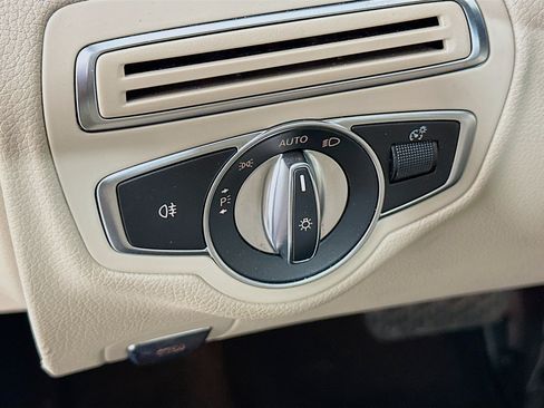 Used 2018 Mercedes-Benz C 300 Sedan image 17