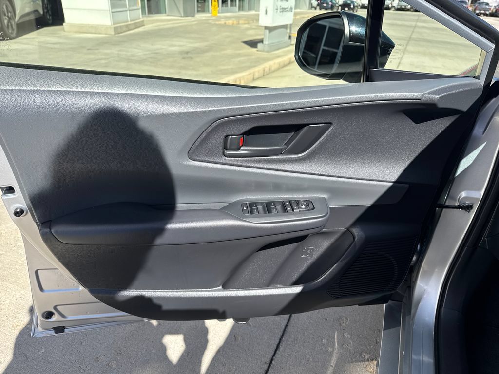 Certified 2025 Toyota Prius LE FWD image 11