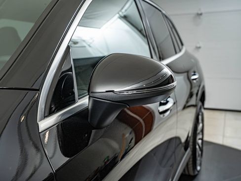 Certified 2026 Mercedes-Benz GLC 300 4MATIC image 9