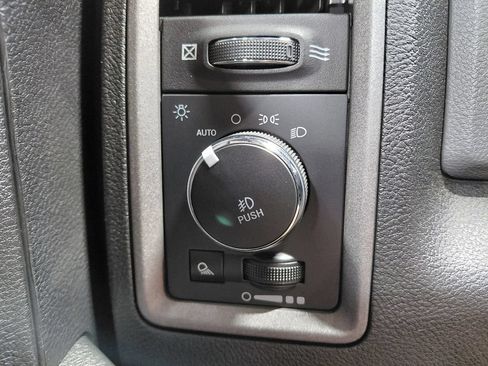 Certified 2018 RAM 1500 Express w/ Express Value Package AWD/4WD image 34