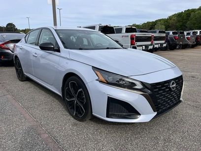 Used 2023 Nissan Altima 2.5 SR