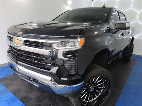 Used 2023 Chevrolet Silverado 1500 LT AWD/4WD image 4