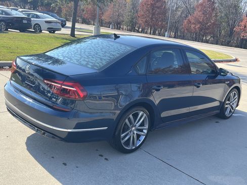 Used 2018 Volkswagen Passat 2.0T R-Line image 10