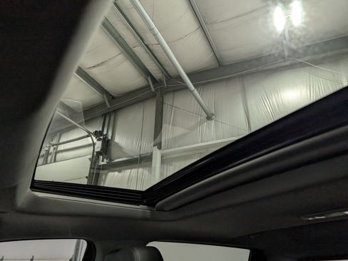 Used 2023 GMC Sierra 1500 SLT w/ SLT Premium Plus Package image 29