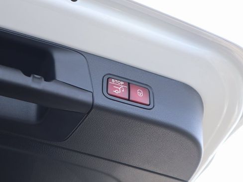 New 2026 Mercedes-Benz GLB 250 4MATIC image 11