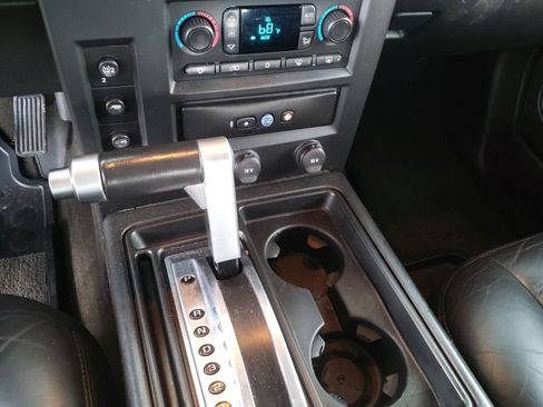 Used 2005 HUMMER H2 SUT w/ Preferred Equipment Group image 18