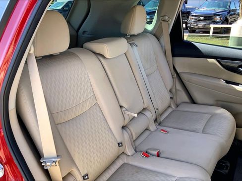 Used 2017 Nissan Rogue S FWD image 20