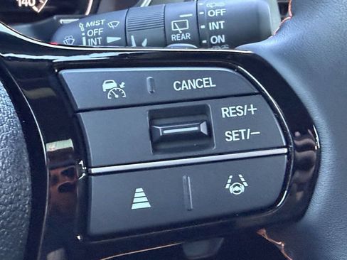 Used 2025 Honda Pilot Sport image 29