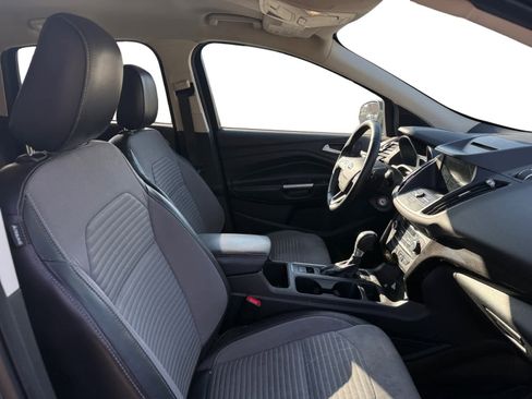 Used 2018 Ford Escape SE w/ SE Sport Appearance Package image 15