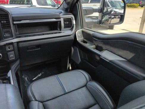 Certified 2025 Ford F250 Platinum w/ Tremor Off-Road Package AWD/4WD image 17