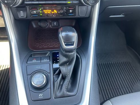 Certified 2022 Toyota RAV4 Limited w/ Limited Grade Weather Package AWD/4WD image 15