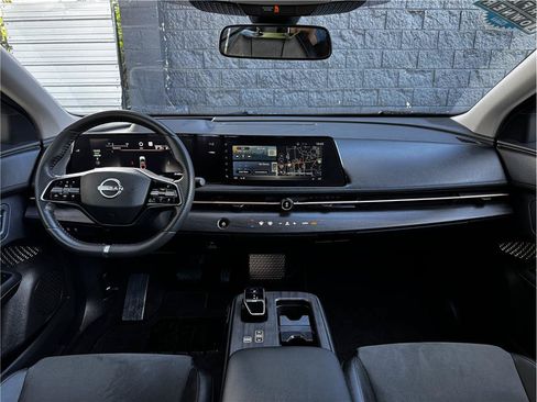 Used 2024 Nissan Ariya AWD image 19