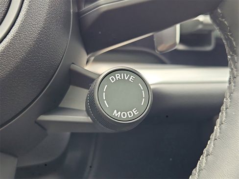 Certified 2025 Porsche Cayenne image 22