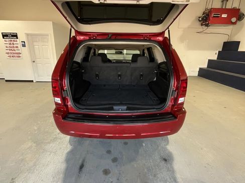 Used 2010 Jeep Grand Cherokee Laredo w/ Popular Equipment Group image 10