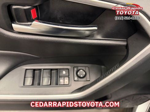 Used 2020 Toyota RAV4 XLE image 9