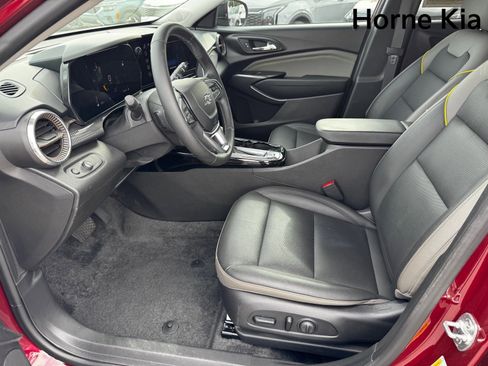 Used 2024 Chevrolet Trax ACTIV w/ Sunroof Package image 10