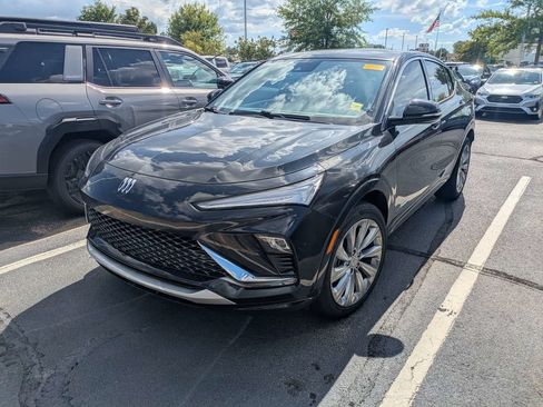 Used 2025 Buick Envista Avenir FWD image 3