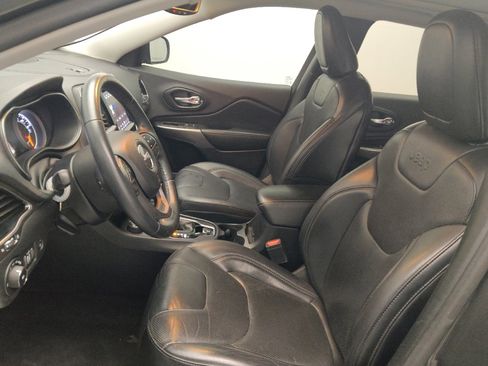 Used 2019 Jeep Cherokee Limited image 17