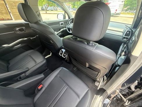 Used 2023 Kia Sorento SX AWD/4WD image 17