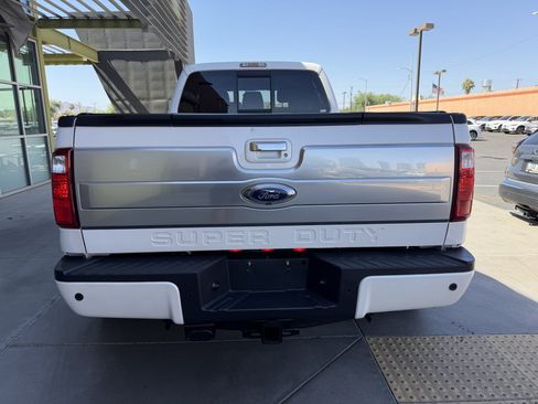 Used 2016 Ford F350 Platinum w/ Platinum Package AWD/4WD image 13