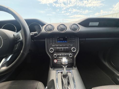 Used 2015 Ford Mustang Coupe RWD image 12