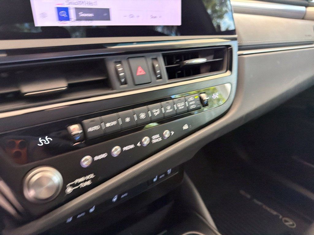 Used 2024 Lexus ES 350 F Sport w/ Accessory Package (Z2) FWD image 47