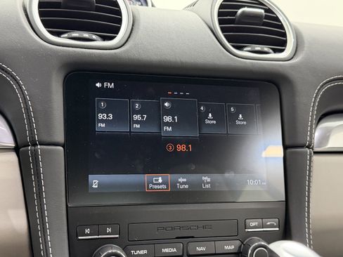 Certified 2025 Porsche 718 Cayman S RWD image 34