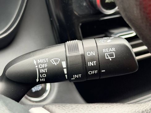 Used 2023 Toyota Highlander L FWD image 42