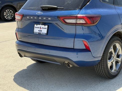 Used 2023 Ford Escape ST-Line w/ Tech Pack #1 FWD image 6
