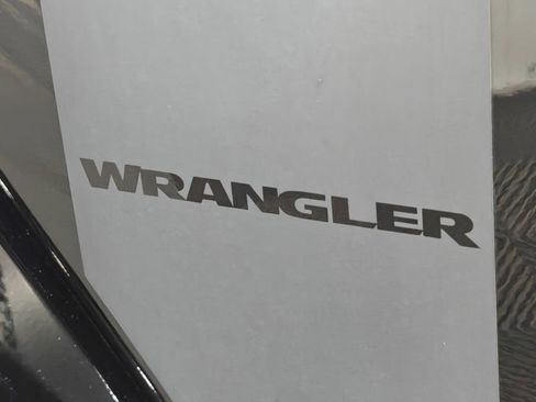 Used 2017 Jeep Wrangler Unlimited Sport AWD/4WD image 38