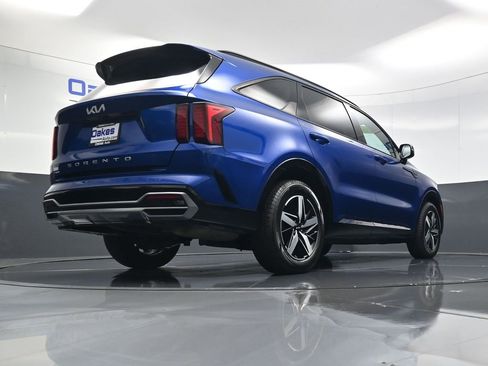 Certified 2022 Kia Sorento EX w/ Panoramic Sunroof Package image 48