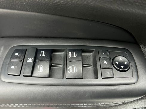 Used 2020 Jeep Grand Cherokee Overland image 12