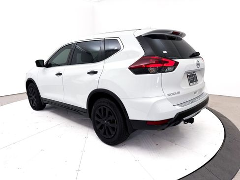 Used 2018 Nissan Rogue S AWD/4WD image 9
