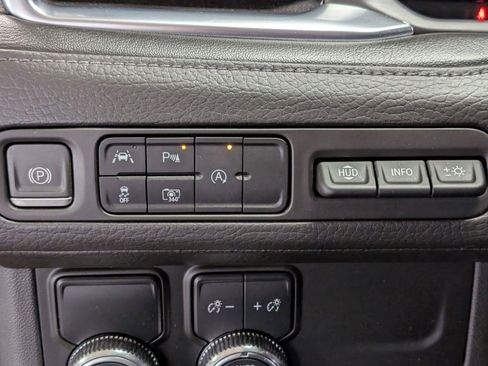 Used 2023 GMC Yukon Denali image 18