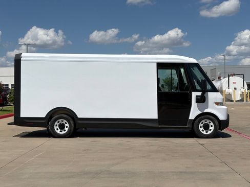 Used 2024 Chevrolet Brightdrop 600 w/ Commercial Equipment Package AWD/4WD image 8