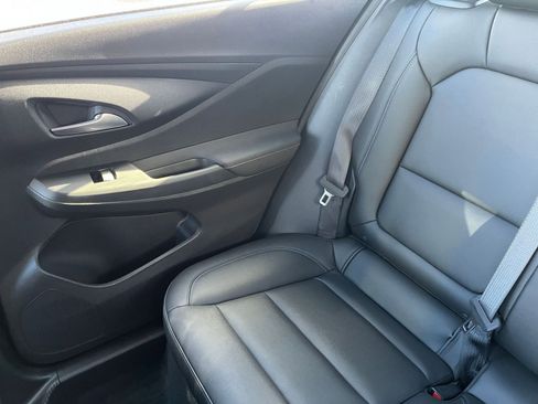 Used 2025 Buick Envista Sport Touring image 37