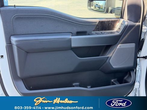 New 2026 Ford F250 Lariat w/ Black Appearance Package image 26