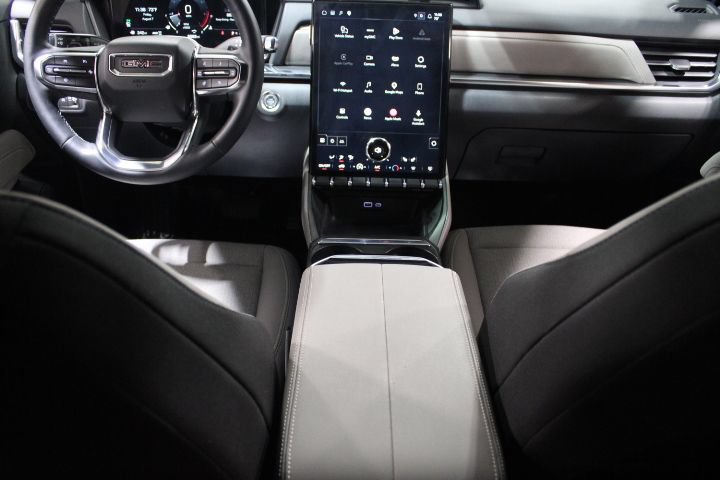 Used 2025 GMC Terrain Elevation AWD/4WD image 30