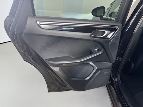 Used 2020 Porsche Macan S AWD/4WD image 25