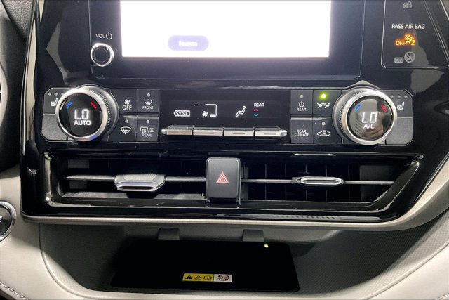 Used 2023 Toyota Highlander XLE AWD/4WD image 33