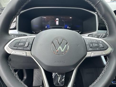 New 2026 Volkswagen Taos SE FWD image 17