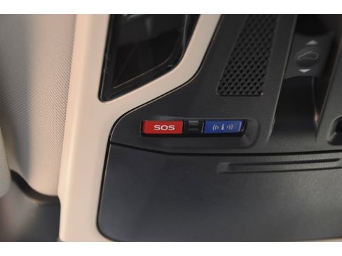 Certified 2025 Subaru Outback Onyx Edition image 38