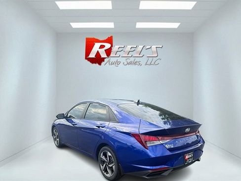 Used 2023 Hyundai Elantra SEL w/ Convenience Package image 9