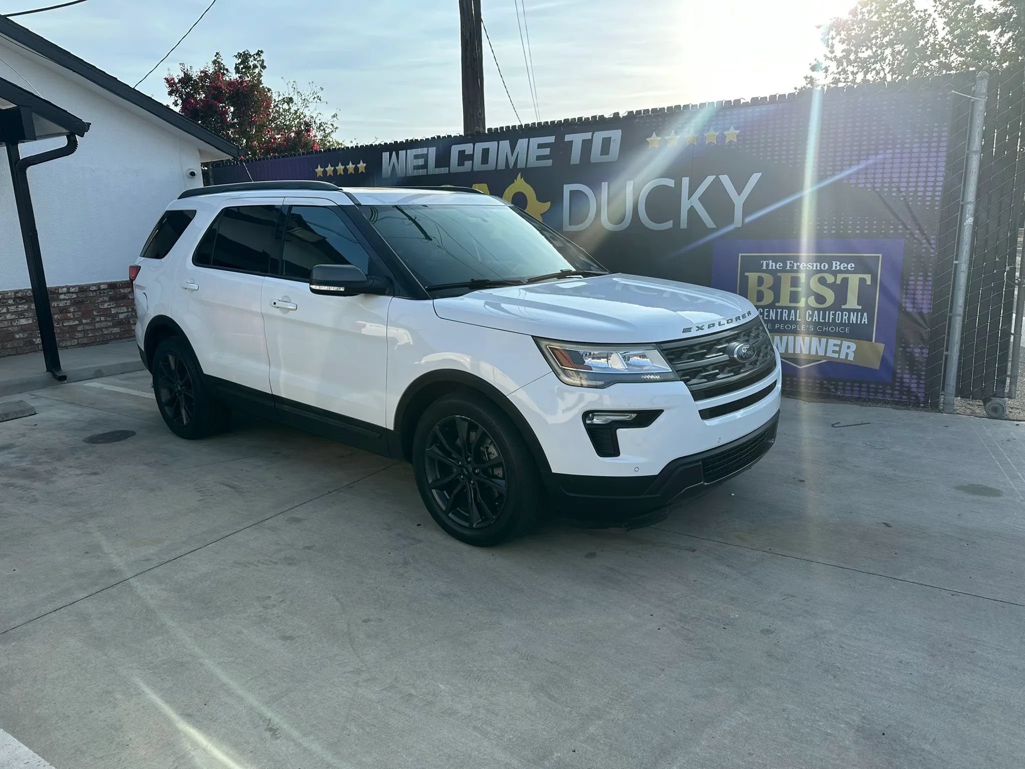 Used 2018 Ford Explorer XLT w/ Equipment Group 202A FWD image 3